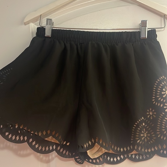 HIP small black with beige underlined for black cut out design shorts nwt - Picture 3 of 8